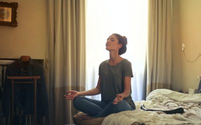 Calmando la mente con yoga: Las claves de la disciplina para trabajar el estrés