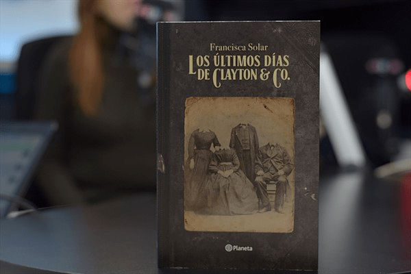 “Los últimos días de Clayton&Co.”: La terrorífica novela de Francisca Solar sobre una tradición perdida en la historia