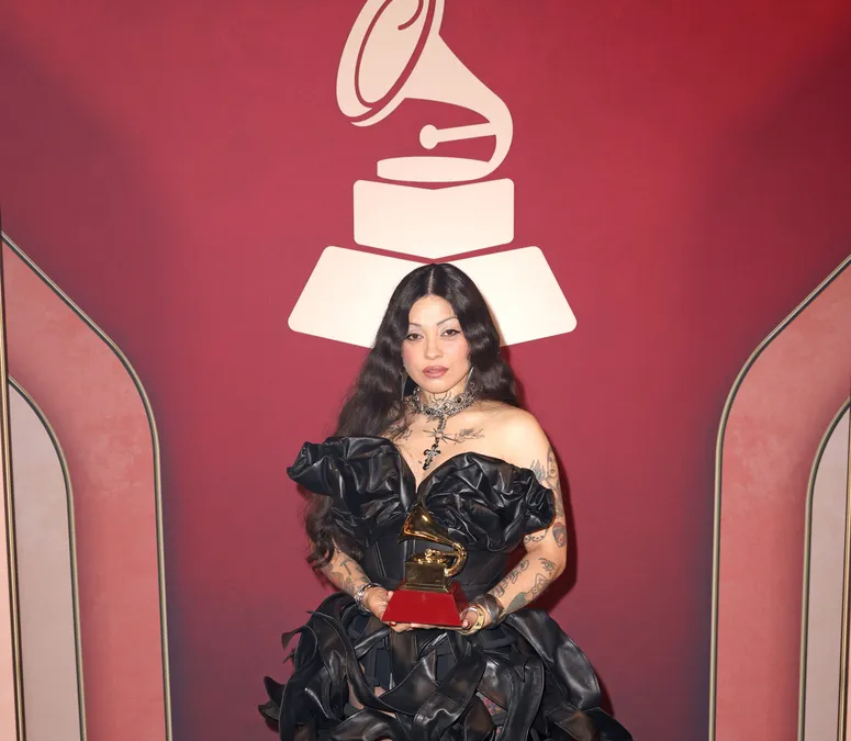 Latin Grammys: Mon Laferte se llevó el galardón a “Mejor Álbum Alternativo”