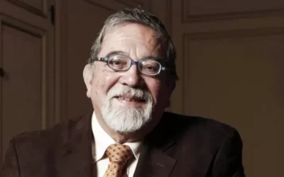 A sus 88 años fallece Abraham Santibáñez, ganador del Premio Nacional de Periodismo