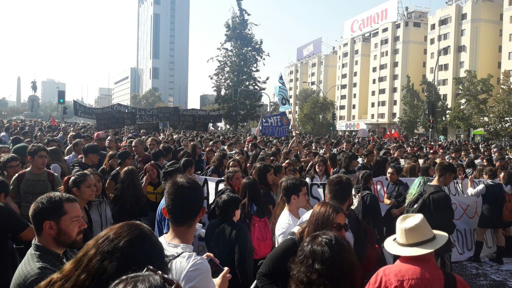 Miles de asistentes participaron de primera marcha estudiantil