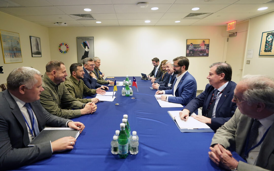 Gabriel Boric en reunión con Volodimir Zelenski. Fuente: Presidencia